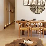 Atlantis Aparthotel