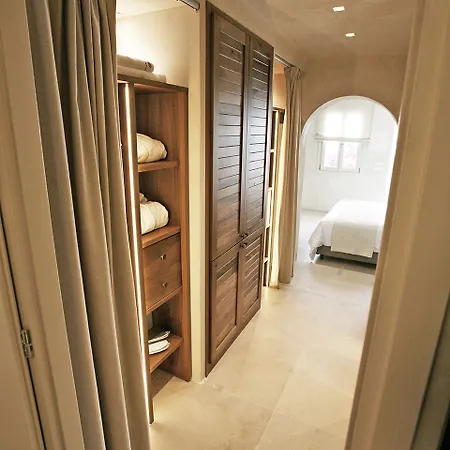 Atlantis 4*