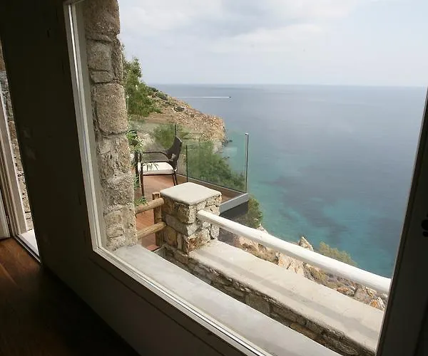 Atlantis Aparthotel 4*