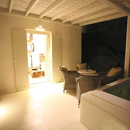 Atlantis Aparthotel 4*