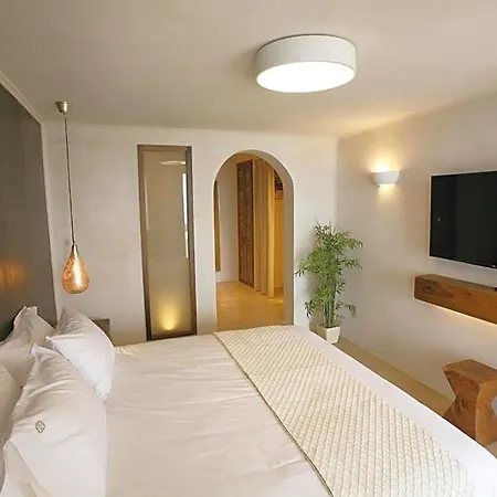Atlantis Aparthotel 4*