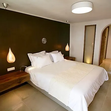 Atlantis Aparthotel 4*
